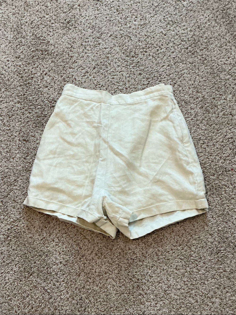 Posse High-Waist Linen Blend Shorts in Pale Mint
